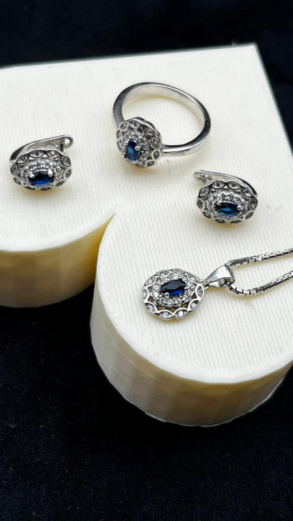 نیم ست نقره با یاقوت کبود